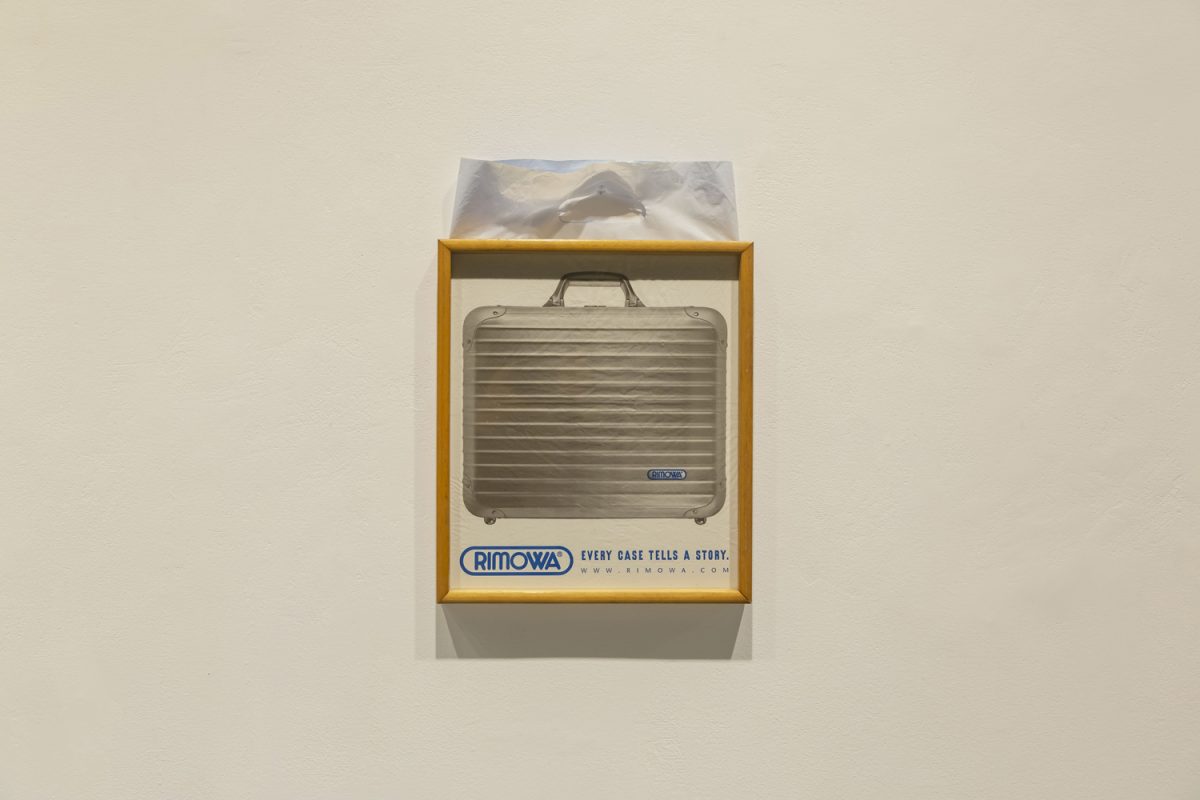 리모와 Rimowa, Plastic bags, frames, variable installation, 2024